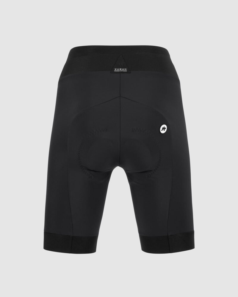 Spodenki Assos Uma GT Half Shorts C2 LONG SHORT BLACK SERIES / CZARNE