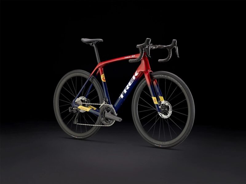 ROWER TREK DOMANE SLR7 gen. 4 Metallic Red Smoke to Blue Smoke Fade