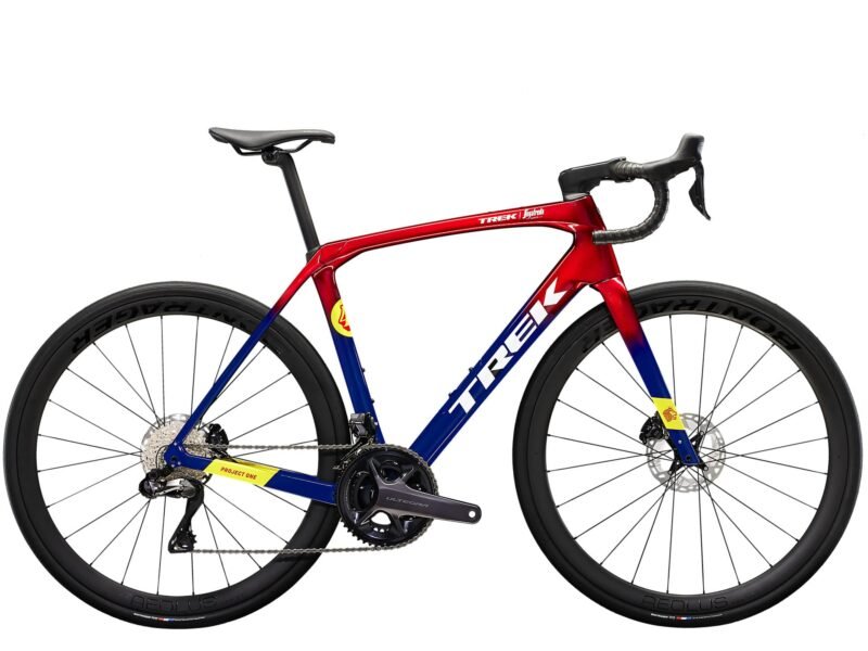 ROWER TREK DOMANE SLR7 gen. 4 Metallic Red Smoke to Blue Smoke Fade