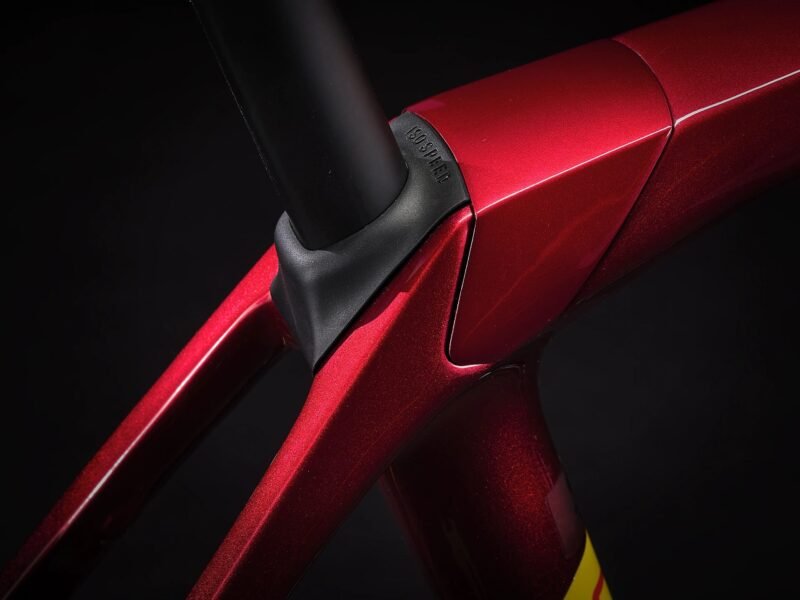 ROWER TREK DOMANE SLR7 gen. 4 Metallic Red Smoke to Blue Smoke Fade