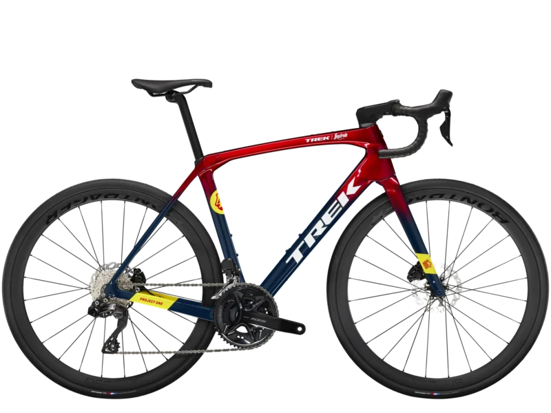 Rower Trek Domane SLR 6 Gen 4 Metallic Red Smoke to Blue Smoke Fade