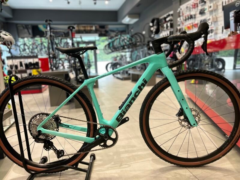 Rower gravelowy Bianchi ARCADEX COMP GRX610/822 Celeste
