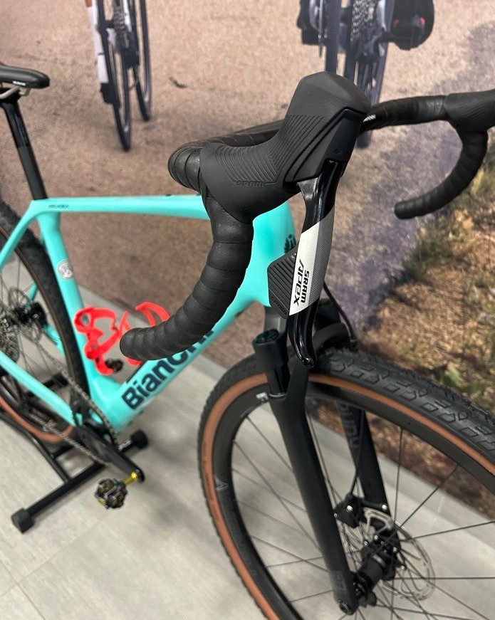 Gravel Bianchi Rower - ARCADEX PRO APEX/GX eTAP 12S Celeste rozmiar M - DEMO